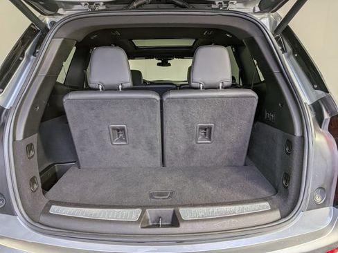 Used 2023 Cadillac XT6 Premium Luxury FWD image 12