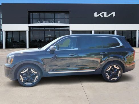 Certified 2024 Kia Telluride S w/ S Sunroof Package AWD/4WD image 4