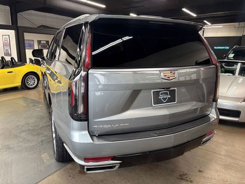 Used 2023 Cadillac Escalade Premium Luxury w/ Performance Package AWD/4WD image 6