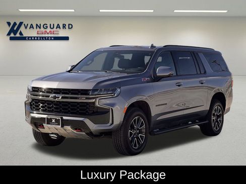 Used 2022 Chevrolet Suburban Z71 w/ Luxury Package image 9