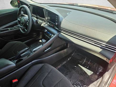 Used 2022 Hyundai Elantra SEL FWD image 20