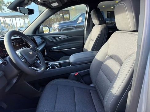 New 2026 Chevrolet Traverse LT w/ Driver Confidence Package FWD image 17