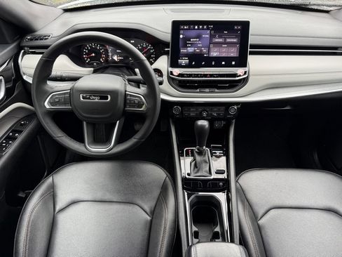 Used 2024 Jeep Compass Limited image 19