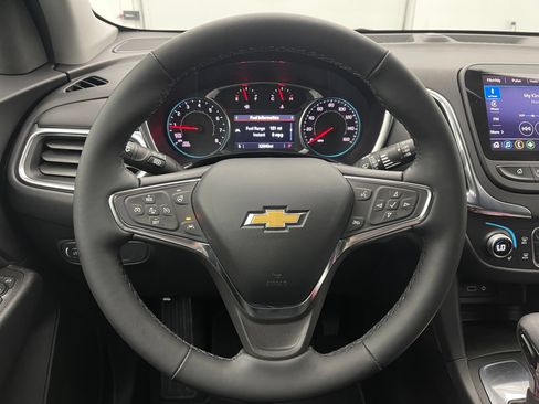Used 2023 Chevrolet Equinox LT FWD image 19