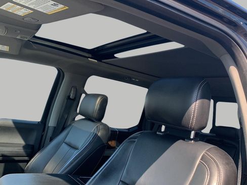 Used 2019 Ford F150 Lariat w/ Equipment Group 502A Luxury AWD/4WD image 18