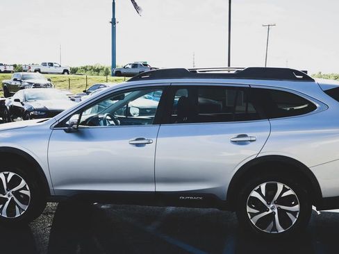 Used 2022 Subaru Outback Limited AWD/4WD image 21