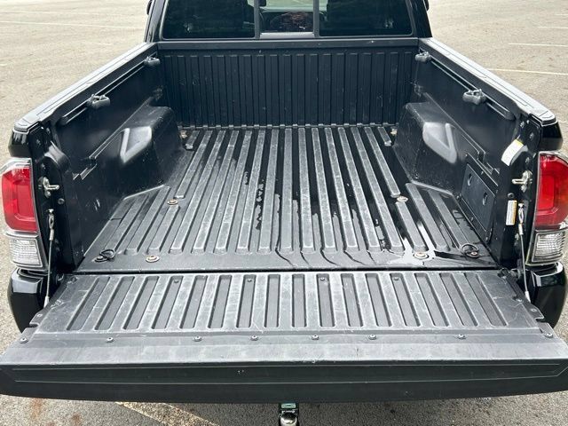Used 2020 Toyota Tacoma SR w/ SX Package AWD/4WD image 15