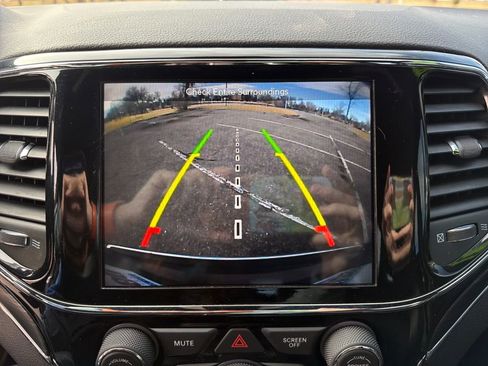 Used 2019 Jeep Grand Cherokee Limited w/ Trailer Tow Group IV image 22