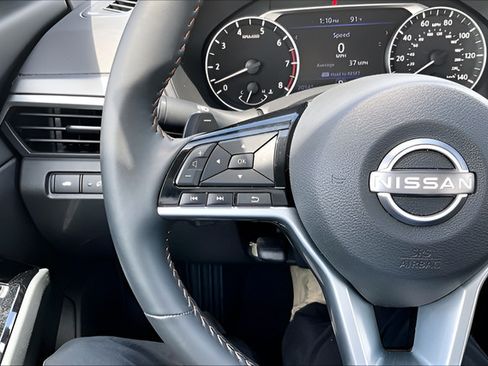Certified 2025 Nissan Altima 2.5 SR AWD/4WD image 10