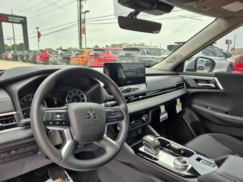 New 2026 Mitsubishi Outlander ES FWD image 54