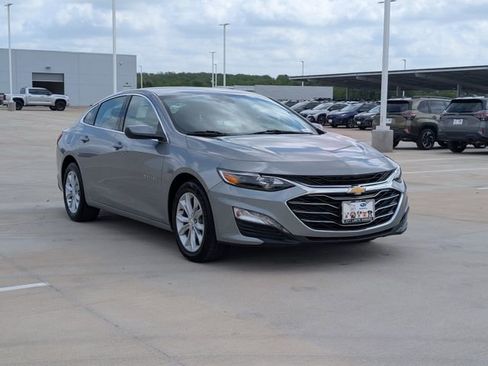 Used 2025 Chevrolet Malibu LT FWD image 7