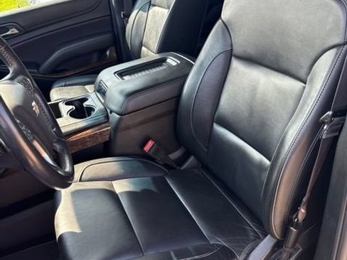 Used 2016 Chevrolet Suburban LT w/ Luxury Package AWD/4WD image 8