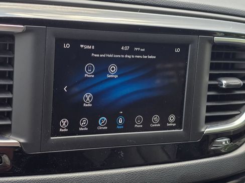 Used 2020 Chrysler Pacifica Touring-L FWD image 38