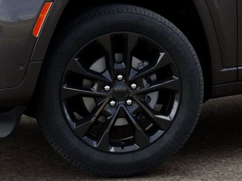 New 2026 Jeep Grand Cherokee Limited Reserve image 8