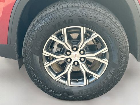 Used 2025 GMC Acadia AT4 image 33