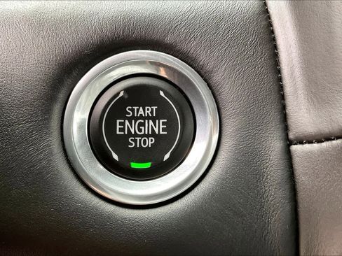 Used 2023 GMC Yukon XL Denali Ultimate AWD/4WD image 33