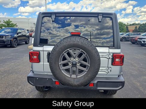 Used 2024 Jeep Wrangler Unlimited Sport AWD/4WD image 5