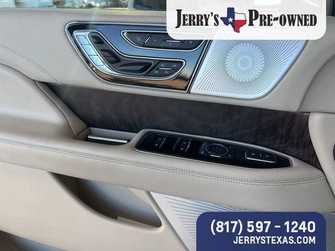 Used 2021 Lincoln Navigator Reserve image 16