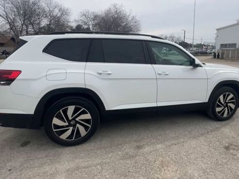 Used 2024 Volkswagen Atlas SE image 9
