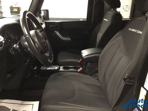 Used 2015 Jeep Wrangler Unlimited Rubicon w/ Connectivity Group AWD/4WD image 29