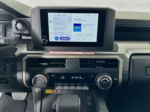 Certified 2026 Toyota Tacoma SR5 w/ SR5 Upgrade Package AWD/4WD image 15