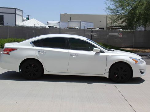 Used 2015 Nissan Altima 2.5 S w/ Power Driver Seat Package FWD image 4