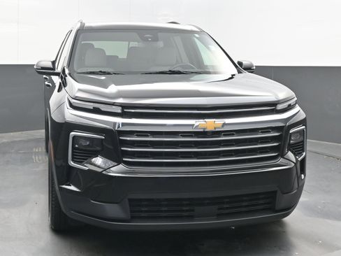 Certified 2025 Chevrolet Traverse LT image 3