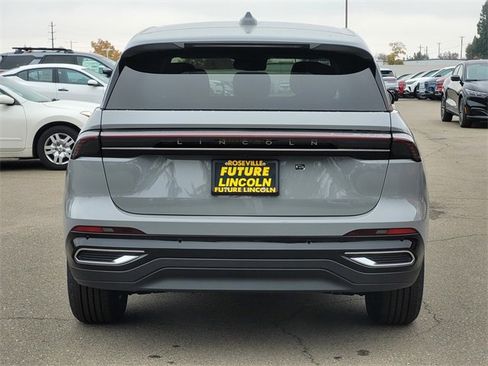New 2026 Lincoln Nautilus Premier image 5