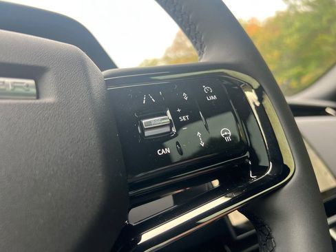 New 2025 Land Rover Range Rover Evoque Dynamic SE image 16