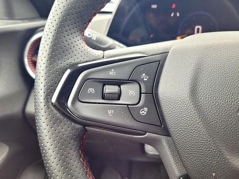 Used 2025 Chevrolet Trax RS w/ Driver Confidence Package FWD image 24