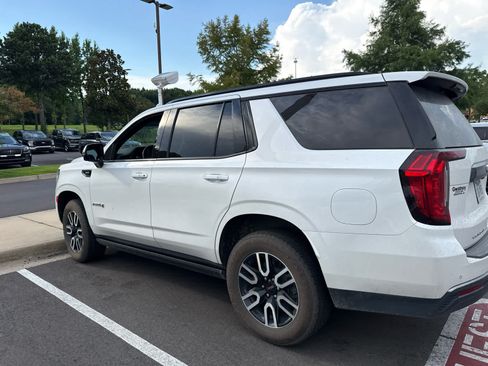 Used 2023 GMC Yukon AT4 w/ AT4 Premium Plus Package AWD/4WD image 5