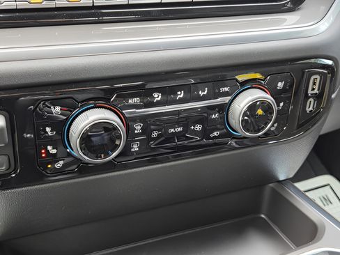 New 2026 Chevrolet Silverado 1500 High Country AWD/4WD image 9