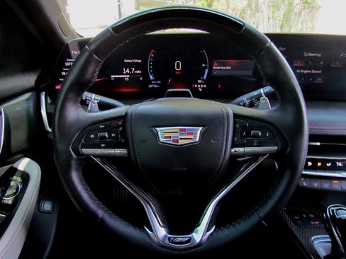 Used 2025 Cadillac CT5 V RWD image 23