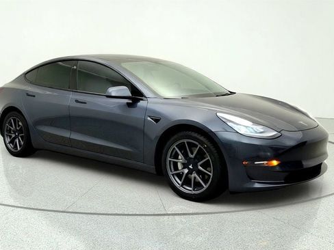 Used 2022 Tesla Model 3 Long Range AWD/4WD image 3