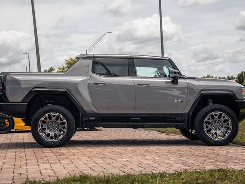 Used 2025 GMC Hummer EV 3X AWD/4WD image 6