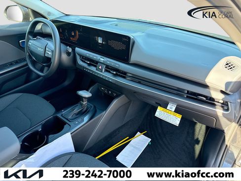 New 2025 Kia K4 LXS image 13