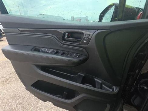 Used 2023 Honda Odyssey Elite image 12