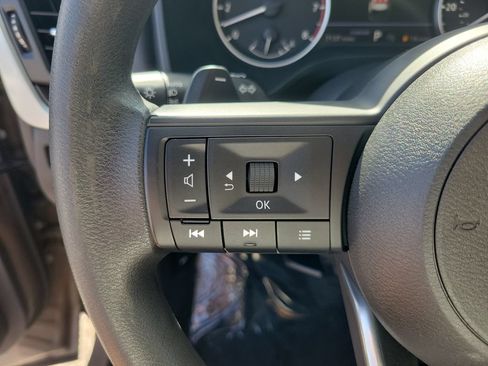Used 2024 Nissan Rogue SV FWD image 20