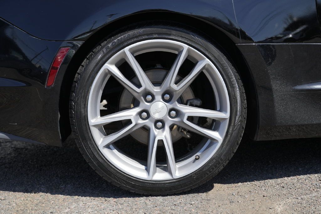 Used 2020 Chevrolet Camaro LT w/ RS Package RWD image 9