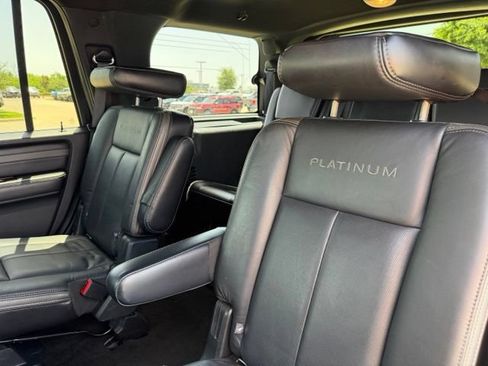 Used 2015 Ford Expedition Platinum RWD image 21