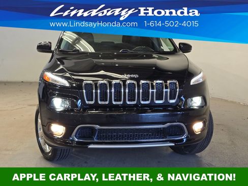 Used 2018 Jeep Cherokee Overland image 2