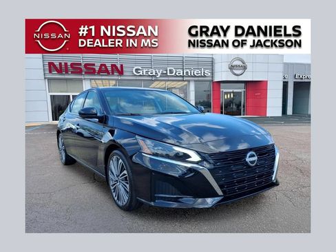 Certified 2025 Nissan Altima 2.5 SL FWD image 1