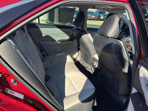 Used 2016 Toyota Camry XSE image 11