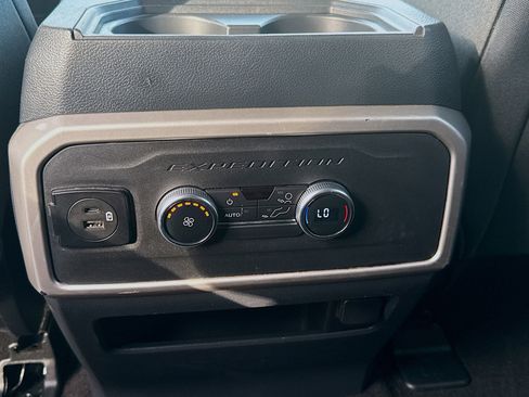 Used 2022 Ford Expedition XLT image 21