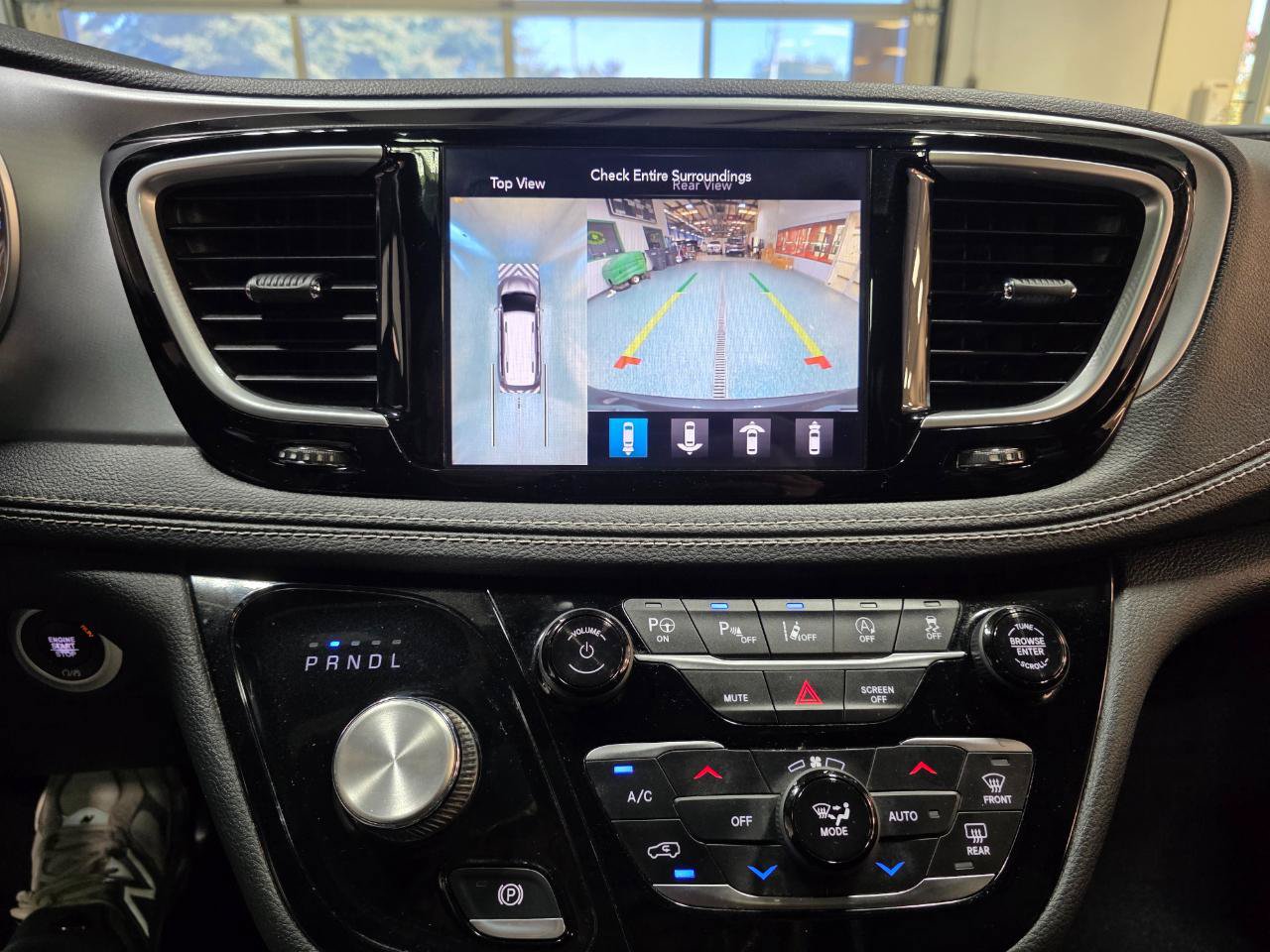 Used 2019 Chrysler Pacifica Limited w/ Advanced Safetytec Group FWD image 35