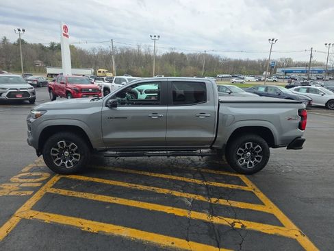 Used 2024 Chevrolet Colorado Z71 w/ Z71 Convenience Package 2 image 8
