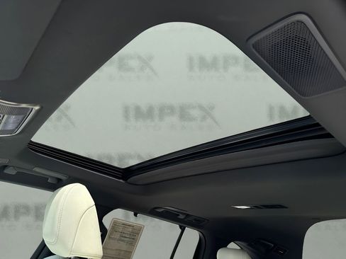 Used 2025 Lexus LX 600 4WD w/ Accessory Package (2T) image 12
