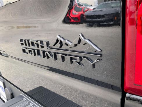 Used 2024 Chevrolet Silverado 1500 High Country w/ Midnight Edition AWD/4WD image 10