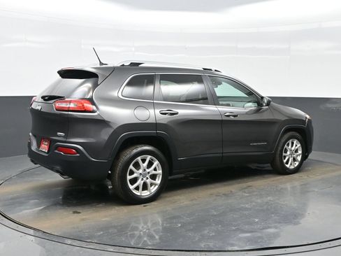 Used 2014 Jeep Cherokee Latitude FWD image 8