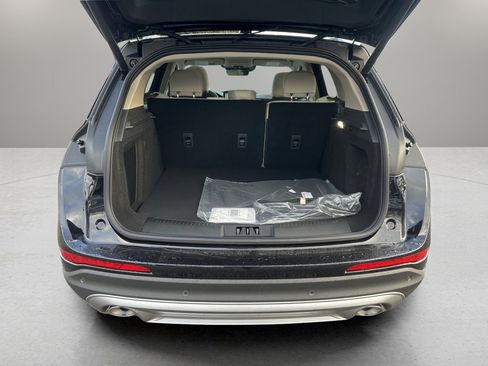 Used 2025 Lincoln Corsair Reserve image 17